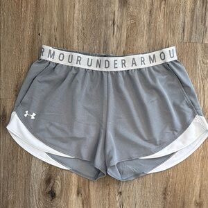 Under Armour Women’s Grey Shorts XL